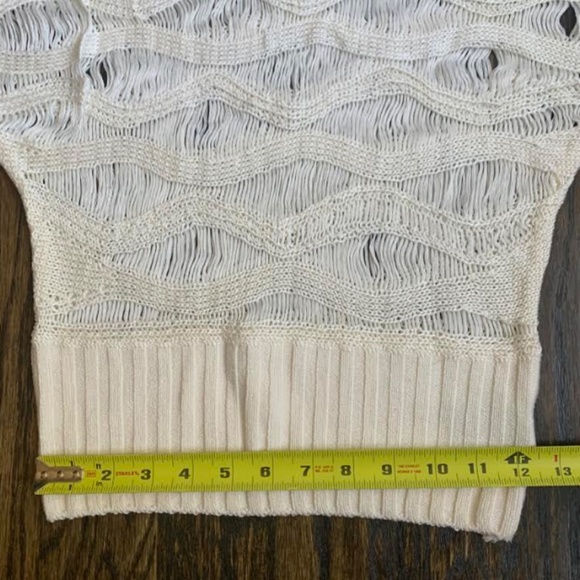 🆕 Guess Distressed Sweater - Picture 9 of 13